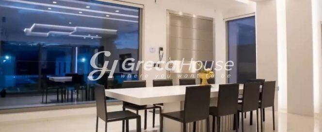 Παραθαλάσσια Βίλα με Ιδιωτική Παραλία  στην Ερμιόνη