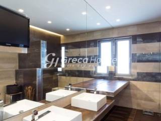 Παραθαλάσσια Βίλα με Ιδιωτική Παραλία  στην Ερμιόνη