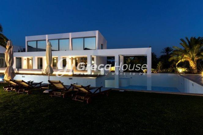 Παραθαλάσσια Βίλα με Ιδιωτική Παραλία  στην Ερμιόνη