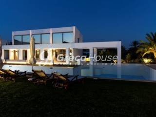 Παραθαλάσσια Βίλα με Ιδιωτική Παραλία  στην Ερμιόνη