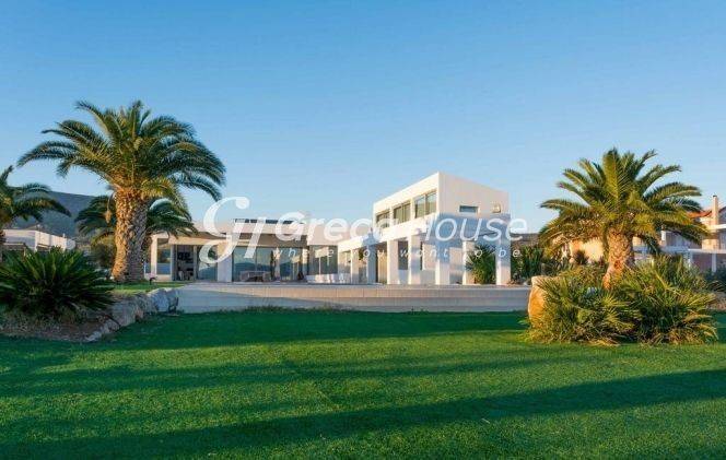 Παραθαλάσσια Βίλα με Ιδιωτική Παραλία  στην Ερμιόνη