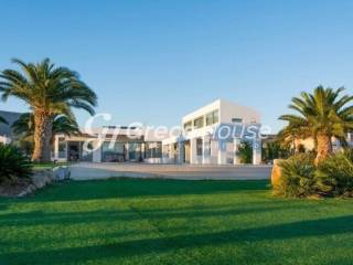 Παραθαλάσσια Βίλα με Ιδιωτική Παραλία  στην Ερμιόνη