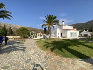 Πολυτελής Βίλα Πάνω στο Κύμα – Στύρα, Νιμπορειό, Εύβοια