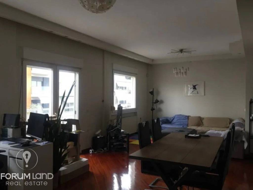 Forumland Real Estate, Σαλόνι με τζάκι