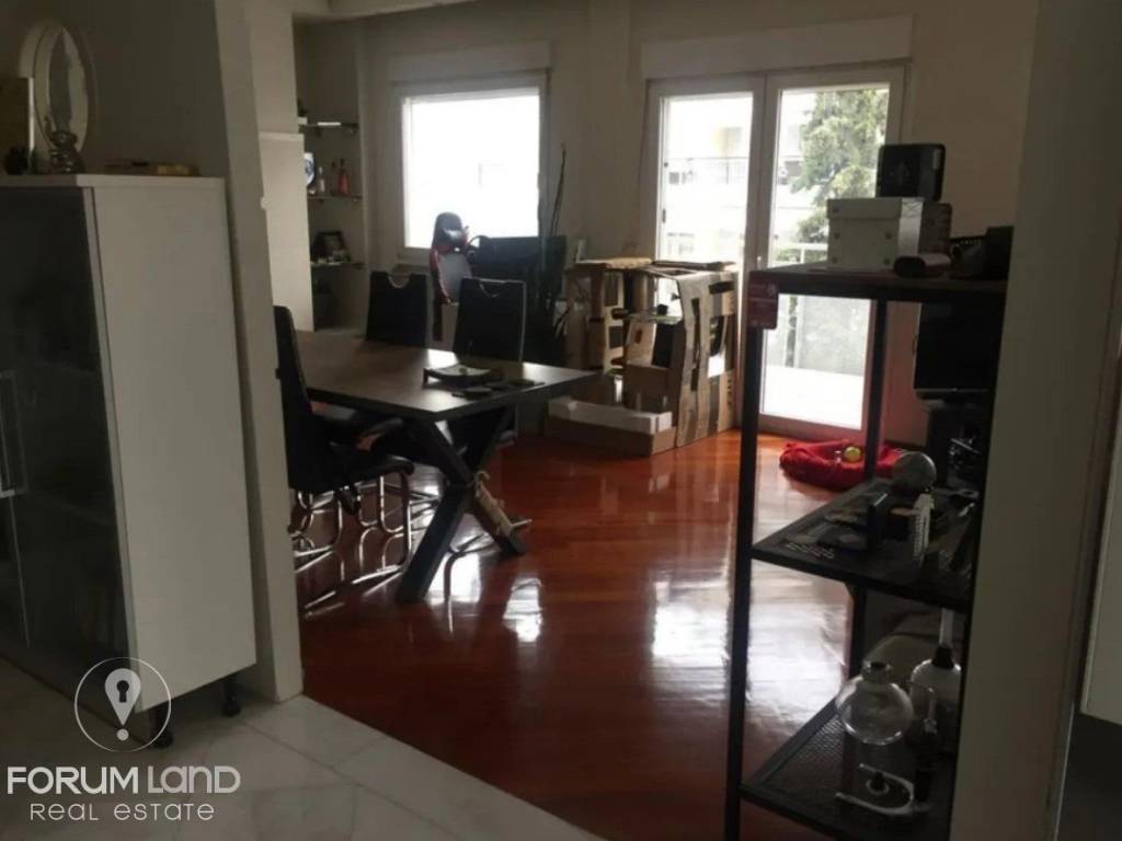 Forumland Real Estate, Σαλόνι