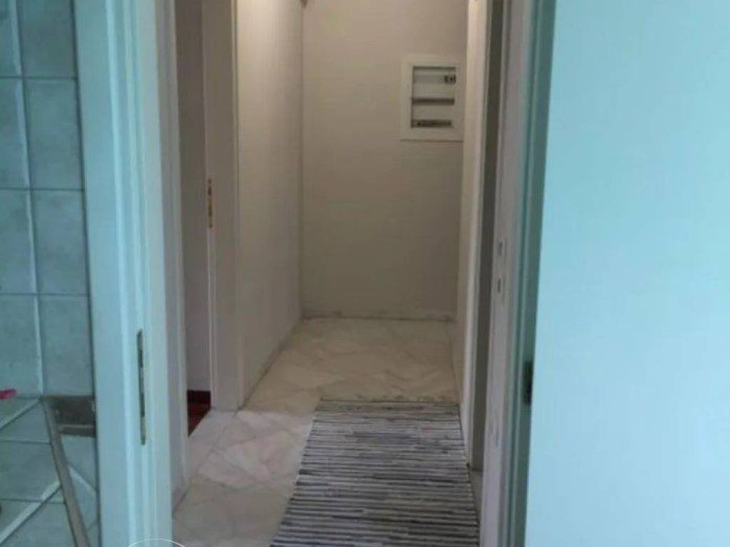 Forumland Real Estate, Διάδρομος