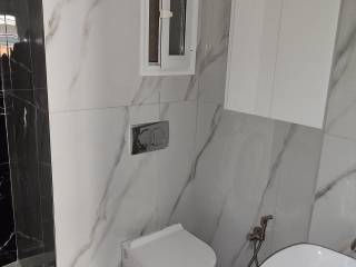 Forumland Real Estate, Μπάνιο