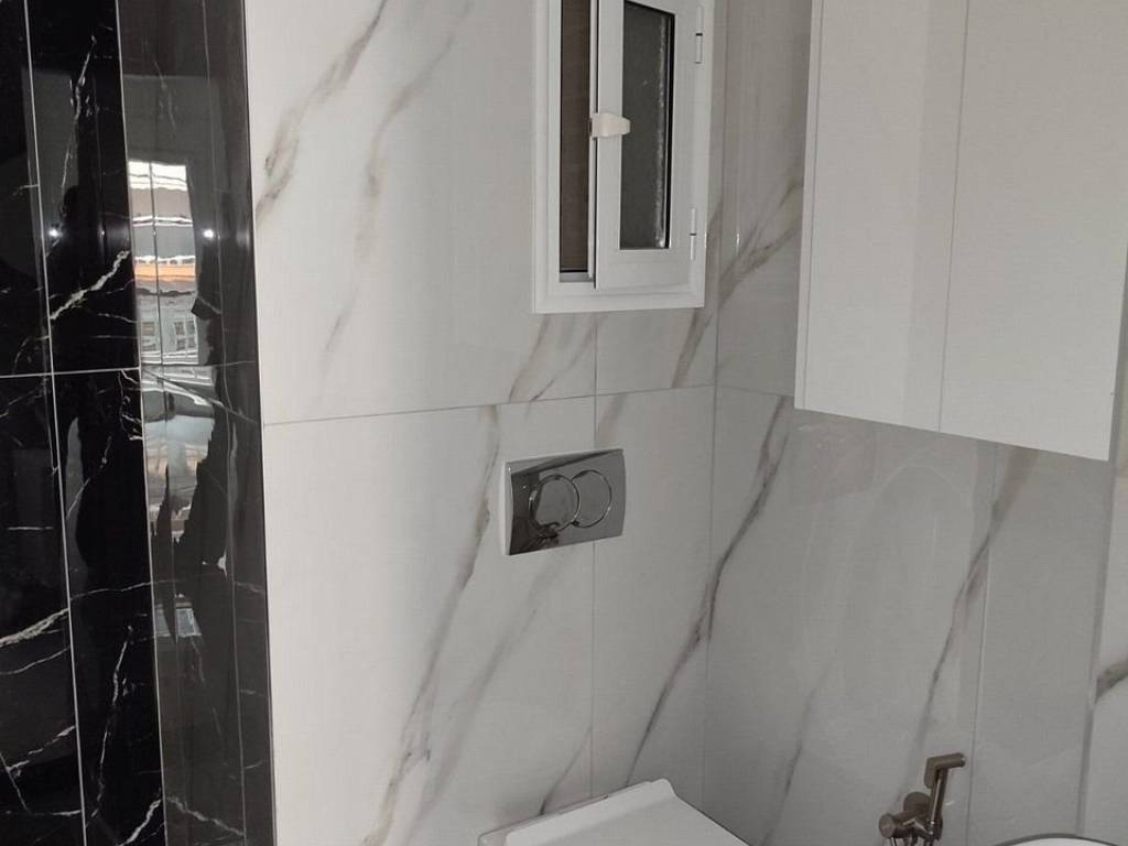 Forumland Real Estate, Μπάνιο