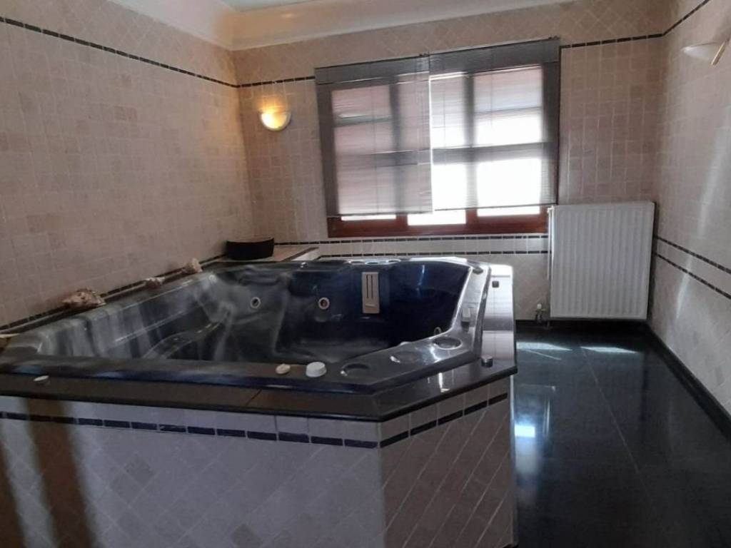 ΥΔΡΟΜΑΣΑΖ (ΤΖΑΚΟΥΖΙ)