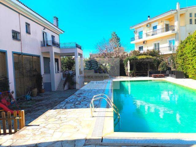 PRIVATE SWIMMING POOL