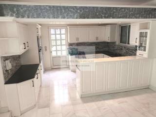 RAISED GROUND FLOOR: KITCHEN