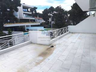 1ST FLOOR: MAIN VERANDA