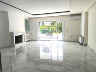 RAISED GROUND FLOOR: LIVING ROOM