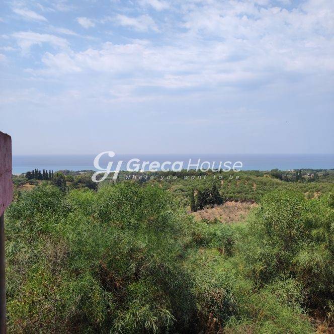 Ημιτελές ξενοδοχείο με απεριόριστη θέα στη θάλασσα