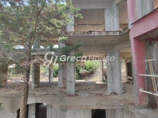 Ημιτελές ξενοδοχείο με απεριόριστη θέα στη θάλασσα