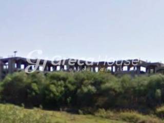 Ημιτελές ξενοδοχείο με απεριόριστη θέα στη θάλασσα