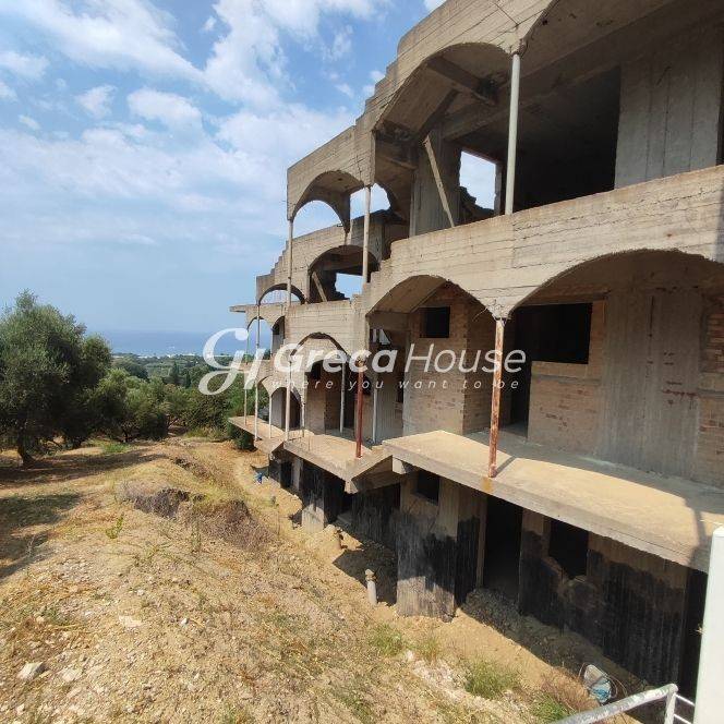 Ημιτελές ξενοδοχείο με απεριόριστη θέα στη θάλασσα