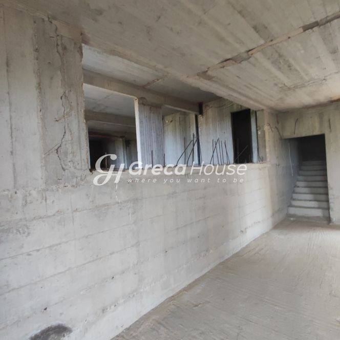 Ημιτελές ξενοδοχείο με απεριόριστη θέα στη θάλασσα