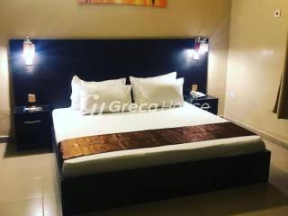 Ξενοδοχείο στο Κέντρο Λουτρακίου, 30 μ. από τη Θάλασσα 