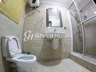 Ξενοδοχείο στο Κέντρο Λουτρακίου, 30 μ. από τη Θάλασσα 