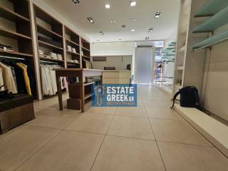 ★ Σε κεντρικό δρόμο ★ Ανακαινισμένο ★ Επιπλωμένο ★ Με μεγάλη κίνηση