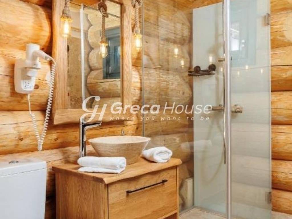 Παρνασσός Πετρόκτιστο Ξενοδοχείο προς Πώληση