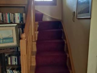 εσωτερική σκάλα προς σοφίτα