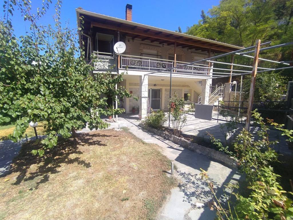 ANYPLACE MESITIKES YPERESIES