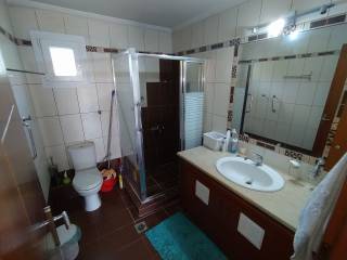 ANYPLACE MESITIKES YPERESIES