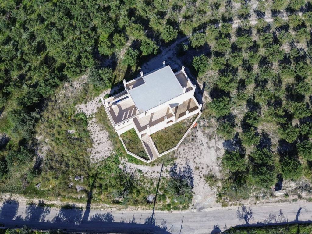 for sale a villa in an early stage of construction