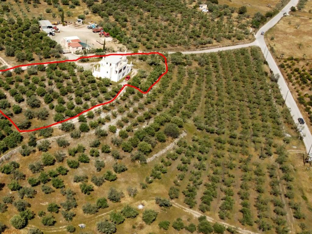 for sale a villa in an early stage of construction