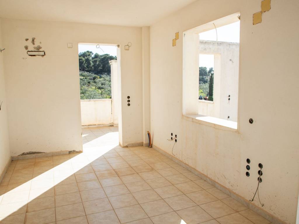 for sale a villa in an early stage of construction