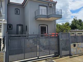 New 3-level maisonette on a plot of 250 sq.m.