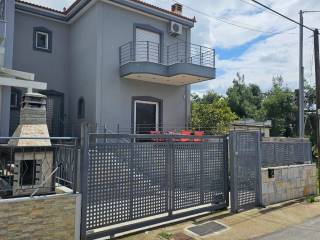 New 3-level maisonette on a plot of 250 sq.m.