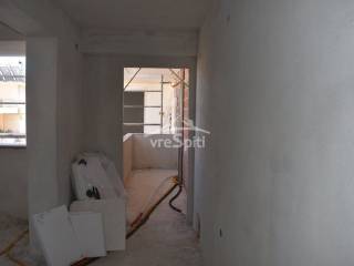 ΕΙΣΟΔΟΣ ΕΠΑΝΩ ΟΡΟΦΟΥ