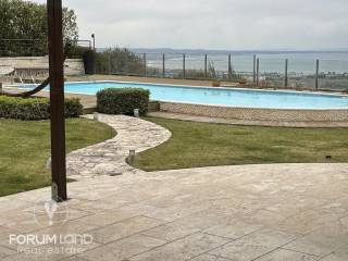 Forumland Real Estate, Πισίνα