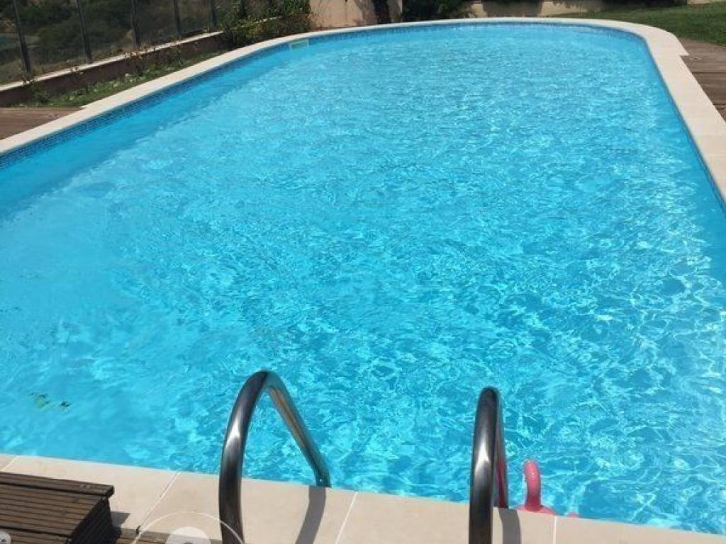 Forumland Real Estate, Πισίνα