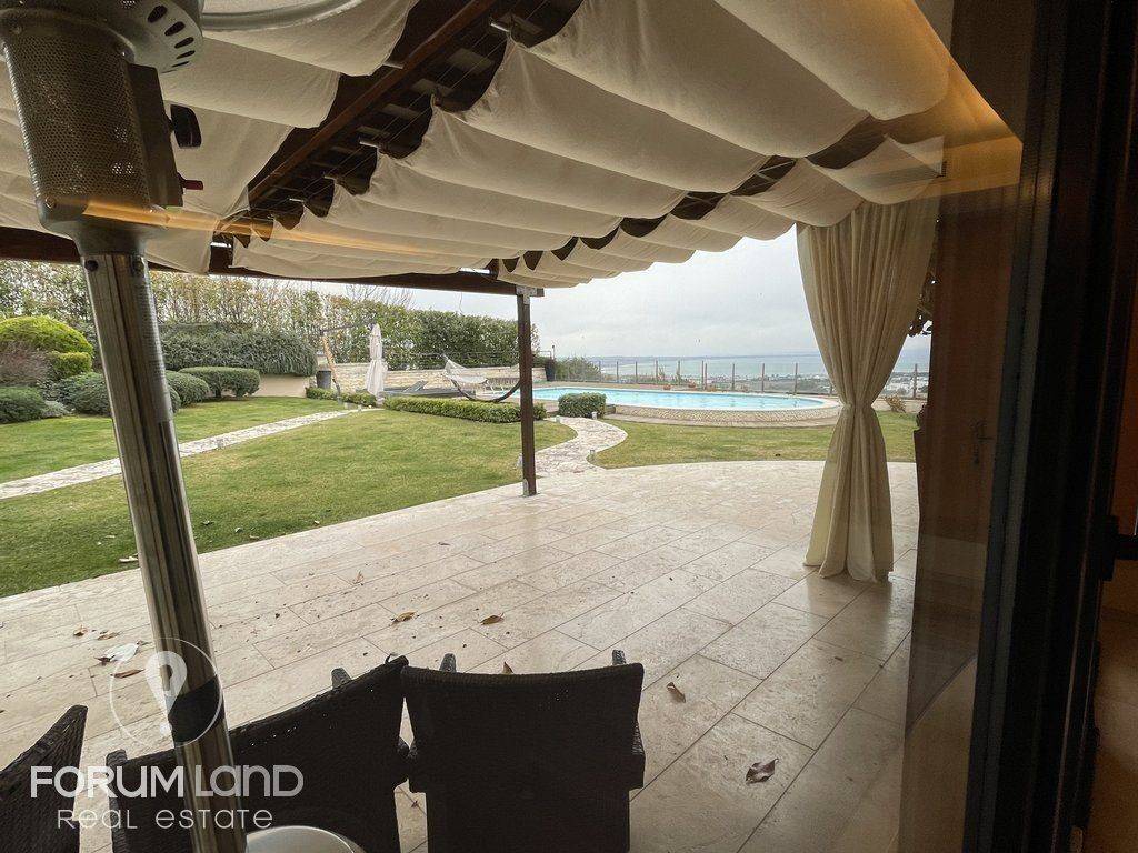 Forumland Real Estate, Κήπος