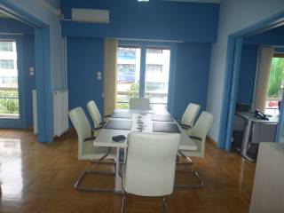 3 χώροι στη πρόσοψη