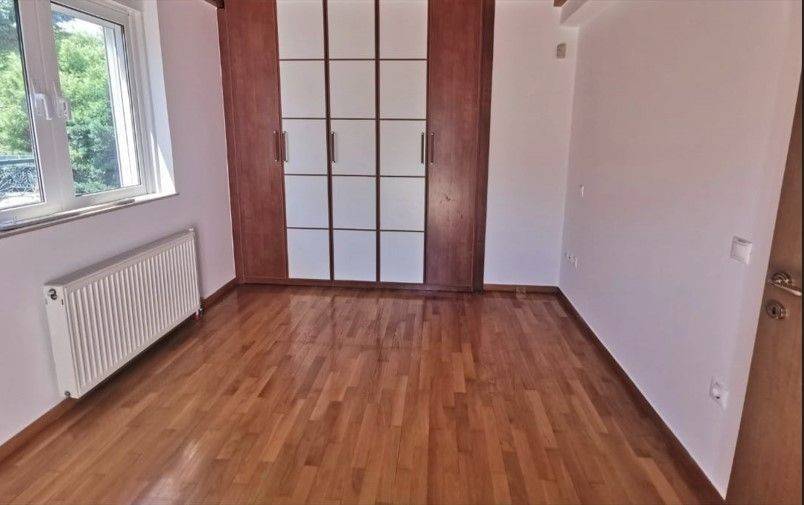 maisonette 310 sq.m.