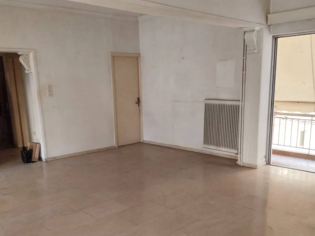 ΣΤΟ ΚΕΝΤΡΟ ΤΟΥ ΑΓΡΙΝΙΟΥ