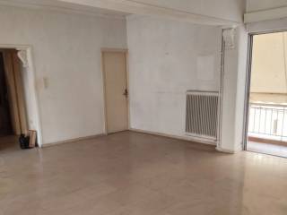 ΣΤΟ ΚΕΝΤΡΟ ΤΟΥ ΑΓΡΙΝΙΟΥ