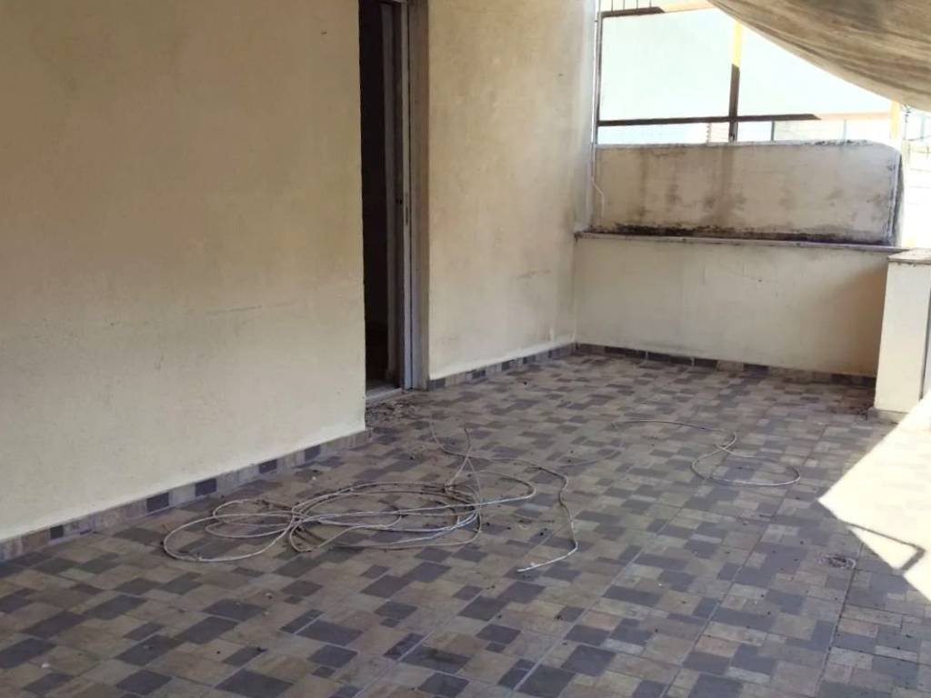 ΠΡΟΣΒΑΣΗ ΑΠΟ ΤΟ ΣΑΛΟΝΙ ΚΑΙ ΤΑ ΥΠΝΟΔΩΜΑΤΙΑ