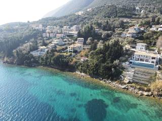 Το παραθαλάσσιο οικόπεδο