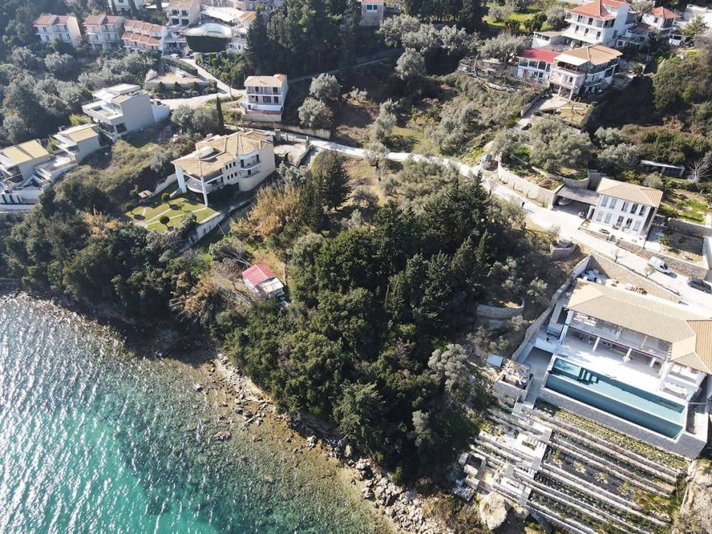 Το παραθαλάσσιο οικόπεδο