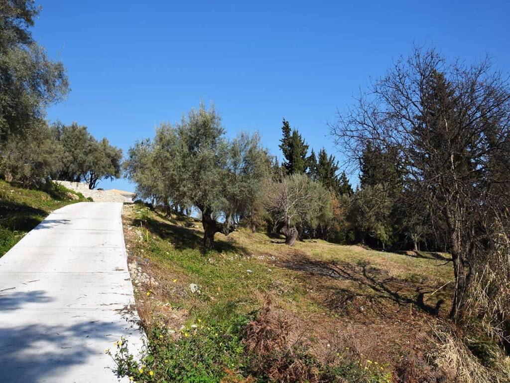 Το παραθαλάσσιο οικόπεδο