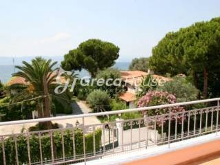 Seaside Building for Sale in Amarynthos