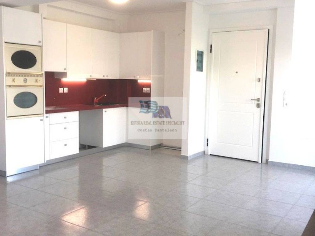 OPEN PLAN KITCHEN - ENTRANCE