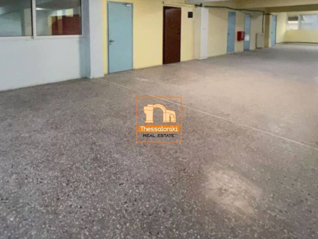 Πλ. Δημοκρατίας, Επαγγελματικός χώρος, 445 τ.μ.