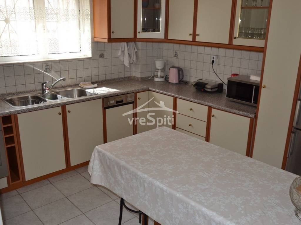 ΚΟΥΖΙΝΑ ΙΣΟΓΕΙΟΥ